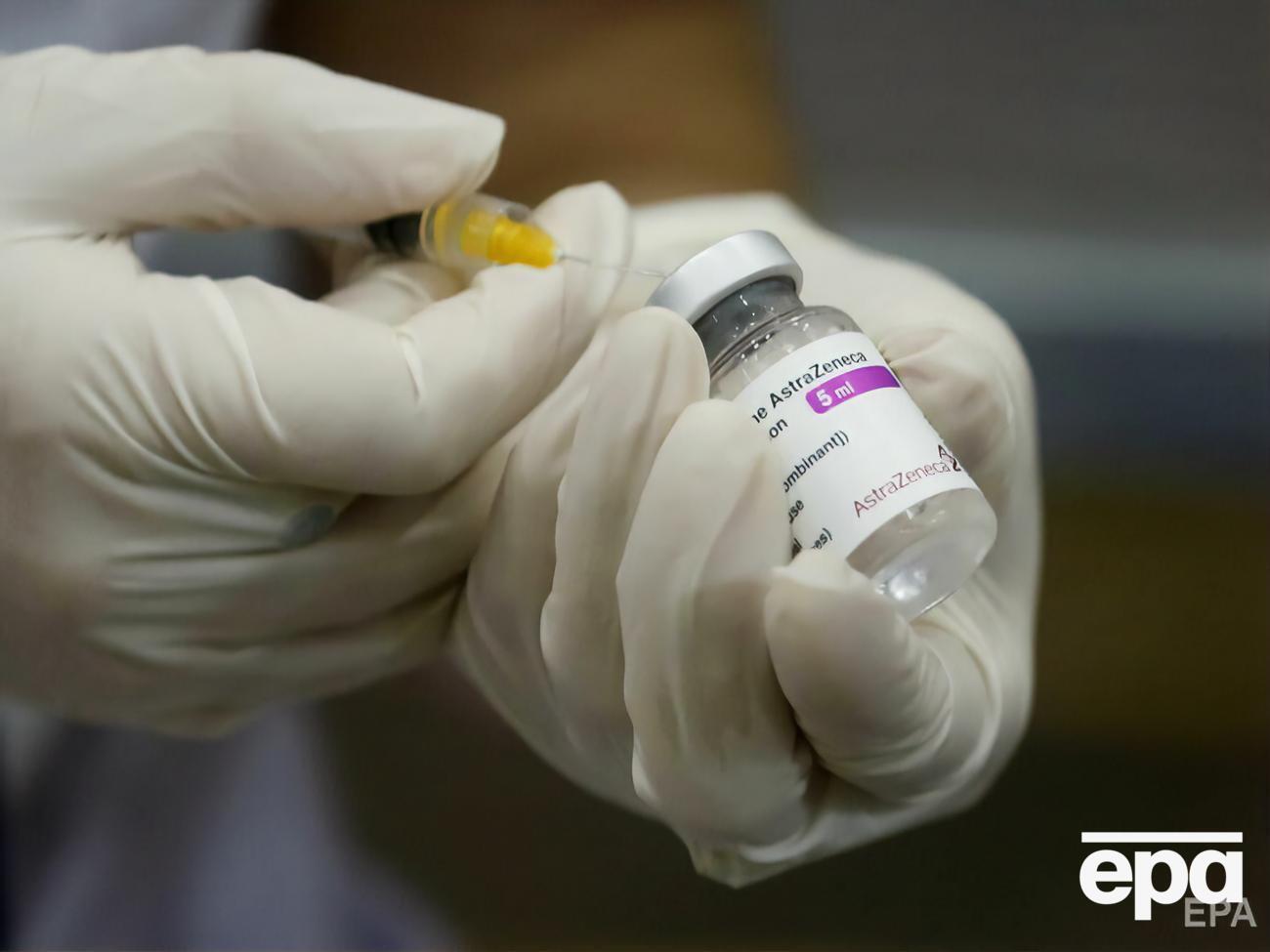 2 грудня Україна отримала 300 тис. доз AstraZeneca як гуманітарну допомогу