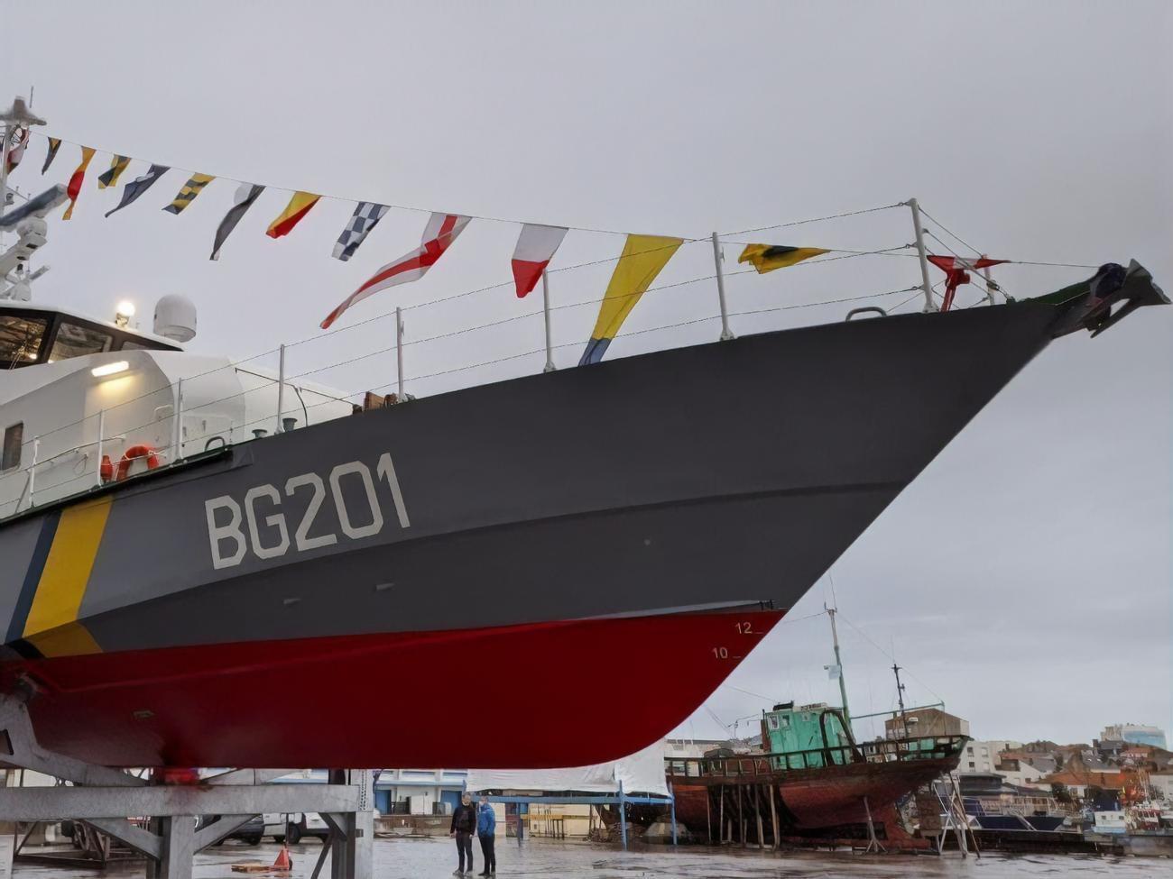 Катер FPB 98 MKI здатний розвивати швидкість до 30 вузлів