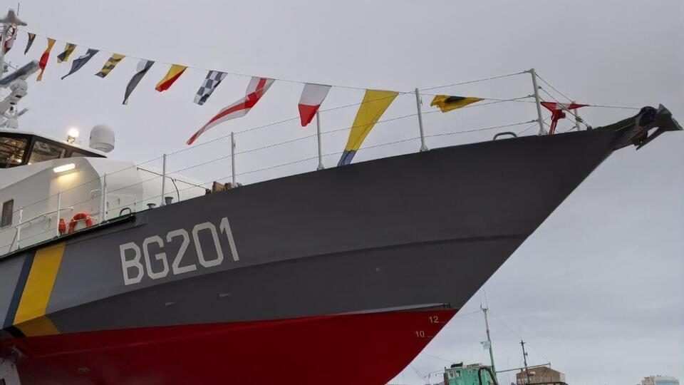 Катер FPB 98 MKI здатний розвивати швидкість до 30 вузлів