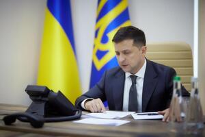 Зеленський (на фото) обговорив із Байденом "конкретні" кроки для посилення енергетичної стійкості України