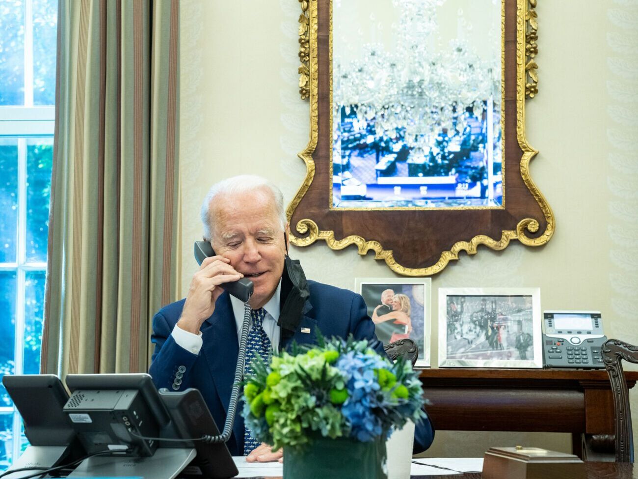 США вместе с союзниками ответят решительными экономическими и другими мерами в случае вторжения РФ в Украину, отметил Байден