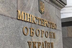 Бутусов считает, что за происходящее в оборонном ведомстве несет ответственность и президент