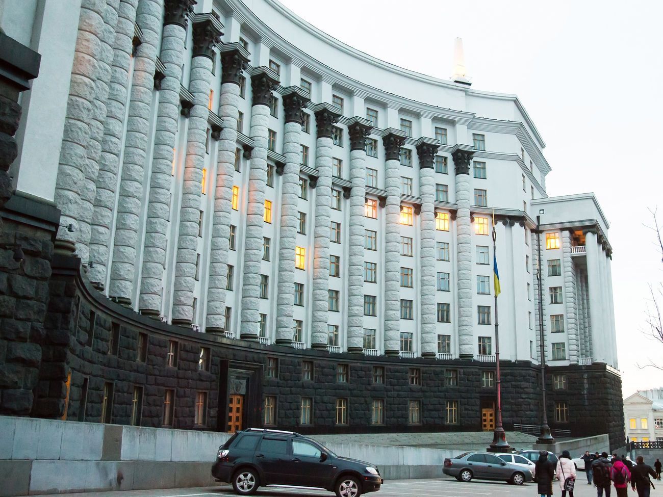 Правительство компенсирует разницу стоимости потребленной электроэнергии, возникшей после отмены льготных тарифов и применения фиксированной цены
