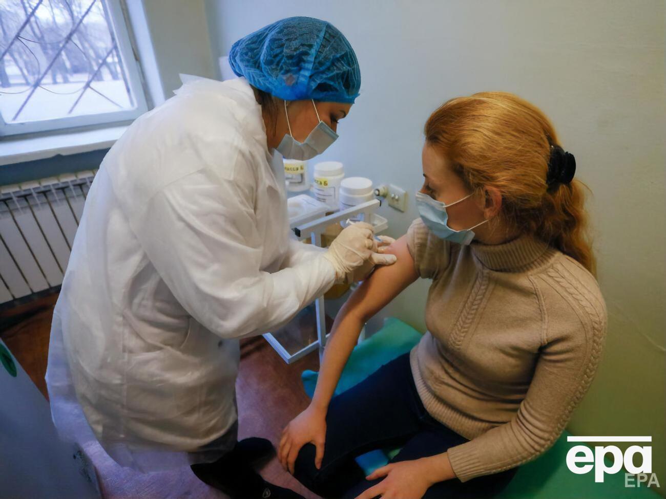 В оккупированном Донецке сегодня начали делать инъекции препаратом "Спутник V"