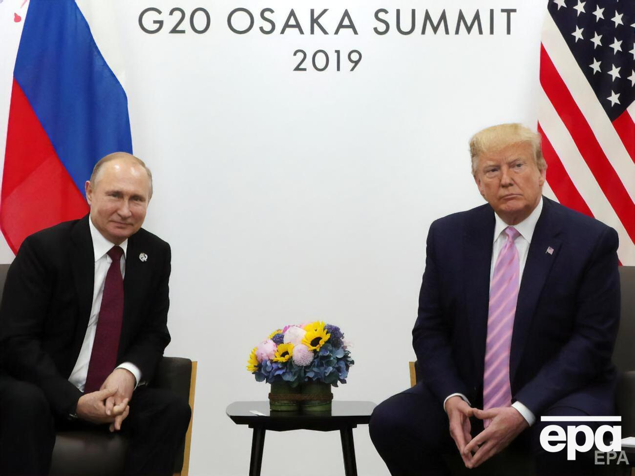 Трамп (праворуч) був президентом США із січня 2017 року до січня 2021-го