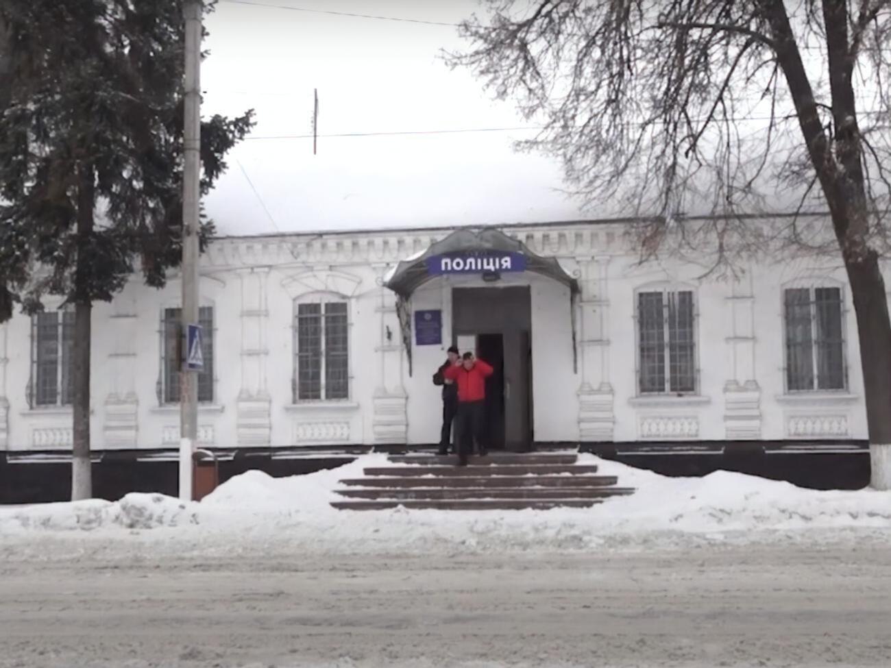 Двух полицейских, избивавших Бердника, уволили. От работы отстранены еще четыре сотрудника отделения