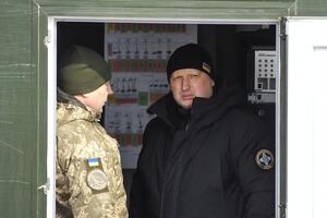 Турчинов: Коли раптом влада прозріє і забажає працювати на власну країну, у "Європейській солідарності" із задоволенням допоможуть