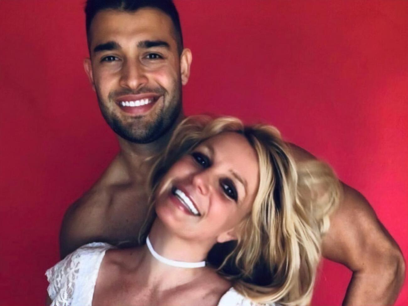 Про роман Спірс і Ашгарі стало відомо 2016 року