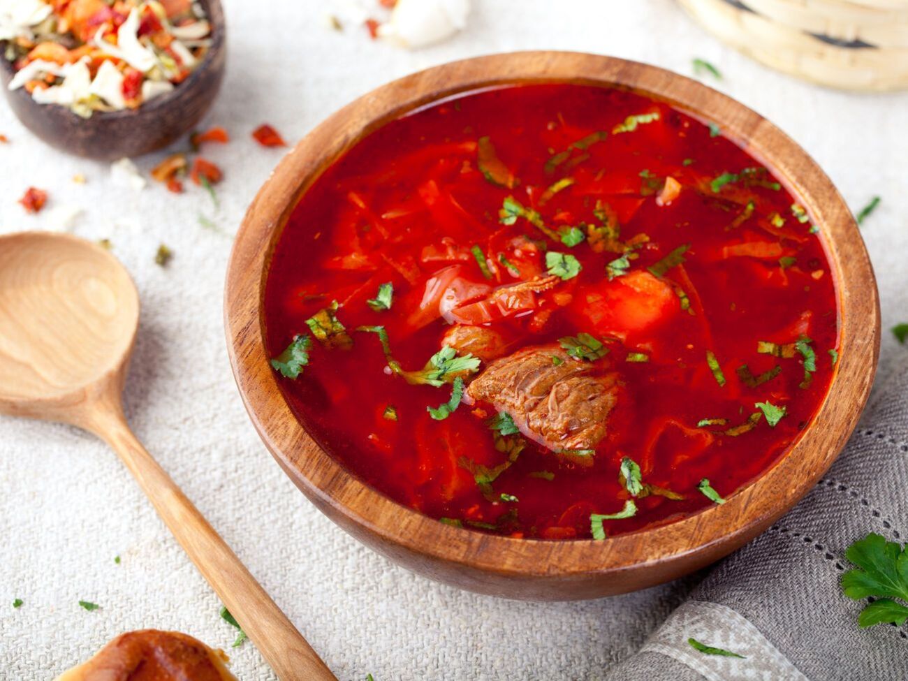 Ярославский советует добавить в готовый борщ еще и чернослив