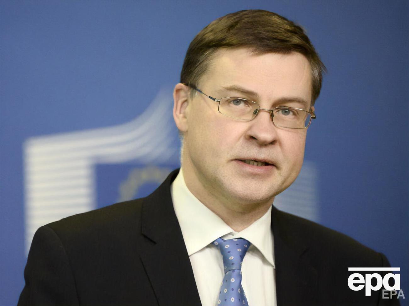 Домбровскис: Мы с нетерпением ожидаем начала вакцинации в&nbsp;Украине в этом месяце