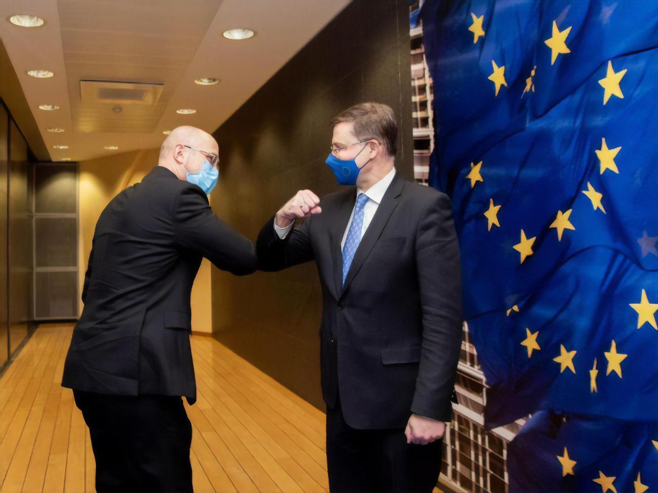 Шмыгаль (слева) и Домбровскис провели переговоры в Брюсселе