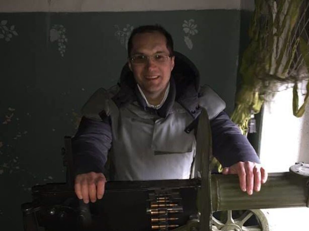 Біля блокпоста, де вартовий стріляв по машині, нещодавно один із командирів змусив таксиста випити горілку, яку той віз на передову