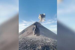 Турист хотів зняти безтурботну обстановку і свою медитацію