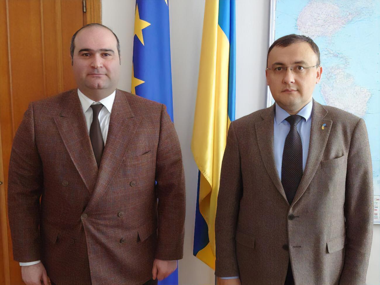 Заступник глави МЗС України Боднар (праворуч) провів зустріч із тимчасовим повіреним у справах Грузії в Україні Давідом Бочорішвілі