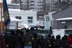 Активисты "Нацкорпуса" заявили, что заблокировали базу вооруженных боевиков