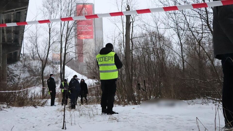 Полиция создала несколько поисковых групп, в которые вошли курсанты, волонтеры, кинологи