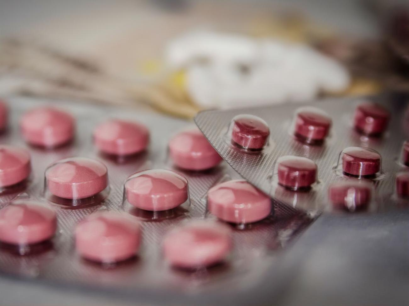 "Медзакупівлі України" не придбали ліків за важливими напрямами, вважають у МОЗ