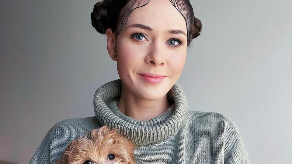 Санина родилась в семье музыкантов