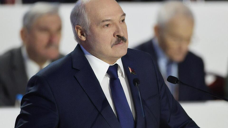 По словам Лукашенко, проект новой конституции Беларуси "будет готов в течение года"