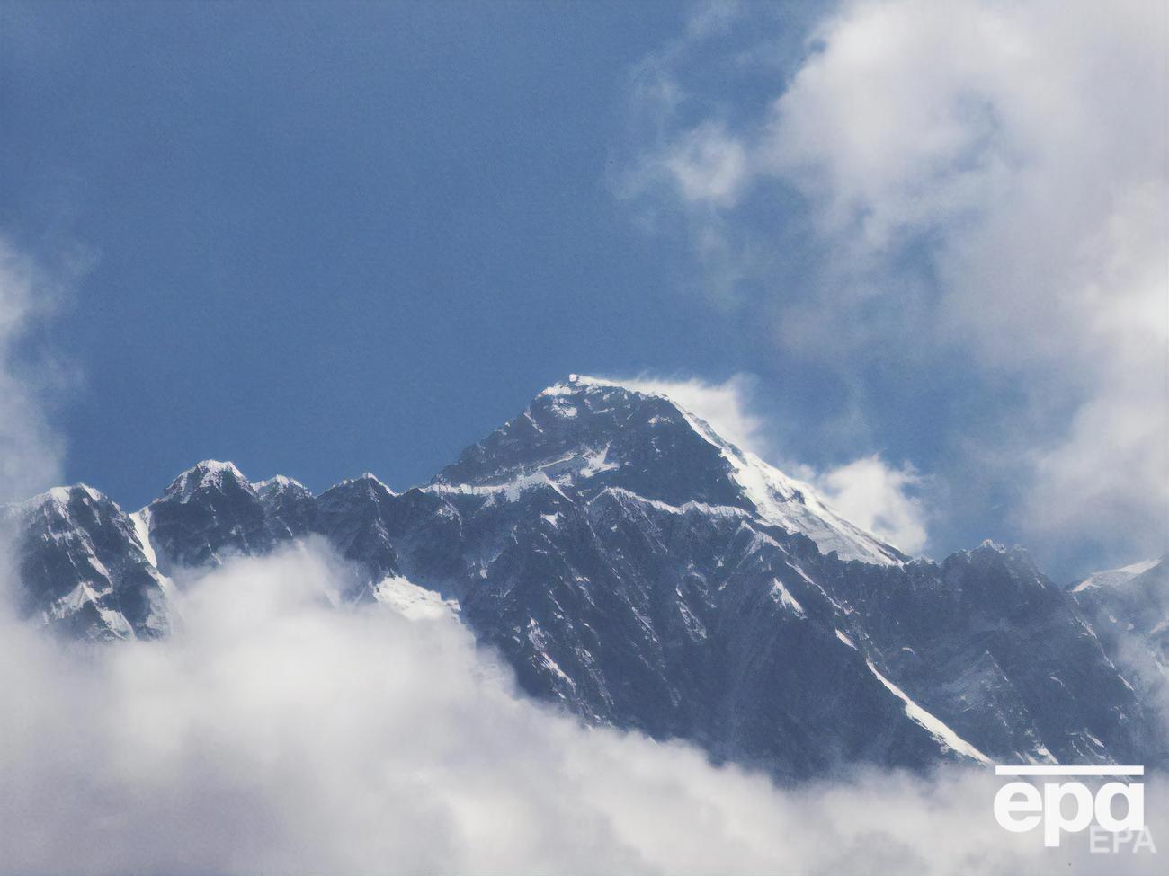 Фотографии с вершины Эвереста оказались поддельными