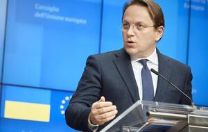 Варгейи ожидает принятия закона о национальных меньшинствах в Украине