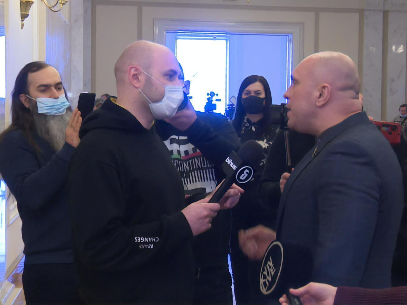 Кива в кулуарах Рады обматерил журналистов Мокрика и Бигуса