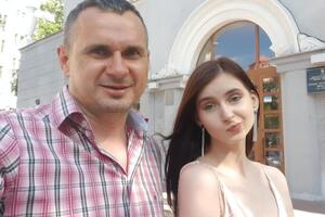 Донька Сенцова Аліна стажується в одному з його проєктів