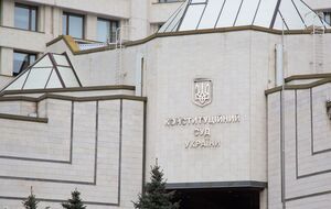 По мнению нардепов, исключение из закона возможности проведения выборов по мажоритарной системе содержит признаки узурпации власти