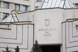 На думку нардепів, виключення із закону можливості проведення виборів за мажоритарною системою містить ознаки узурпації влади