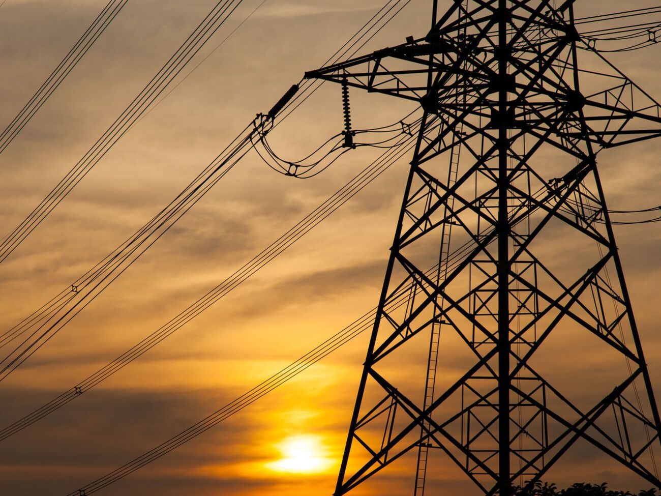 В прошлом году тариф на передачу повышали трижды, к концу 2020-го он вырос со 113 до 294 грн за МВт-час