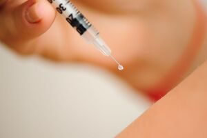 В Украине вакцинация населения от коронавируса пока не начиналась