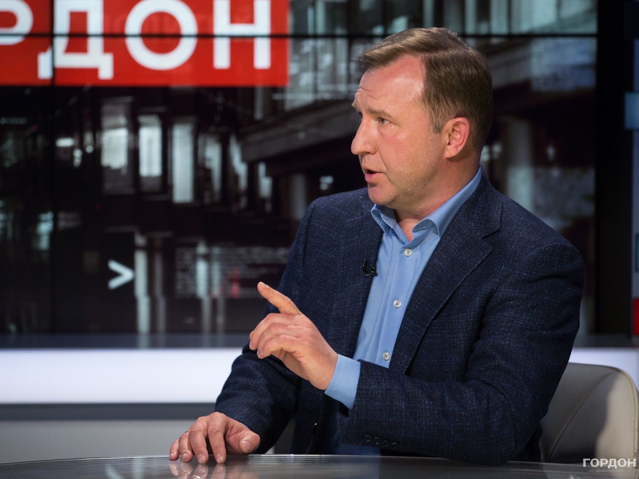 Макаренко:&nbsp;Если взять коррупционный пирог, то таможенник получает от него лишь свой кусок. Весь пирог делится на много частей