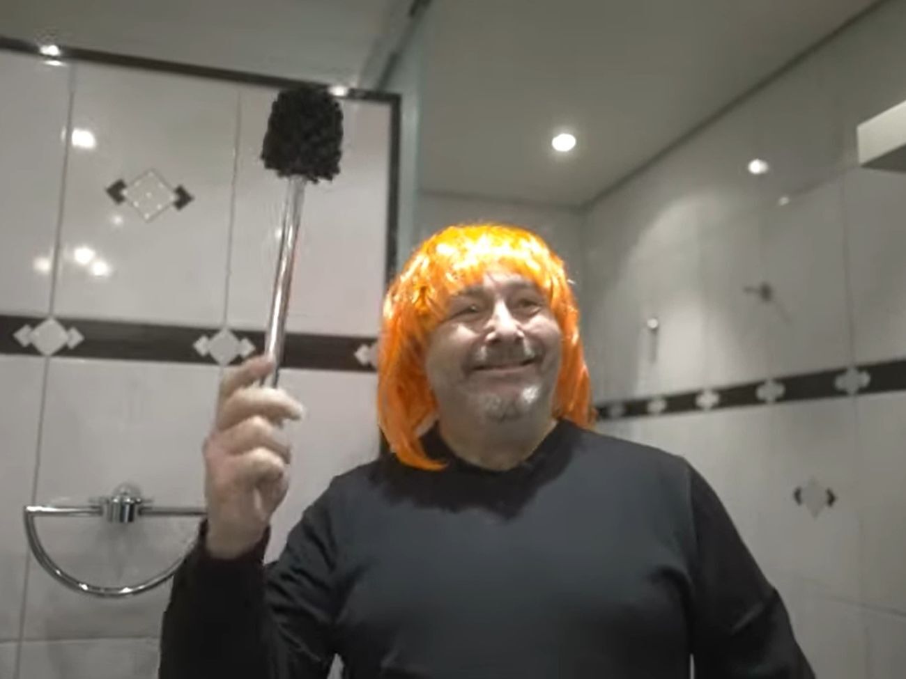 Владелец виллы спародировал российскую пропагандистку Попову