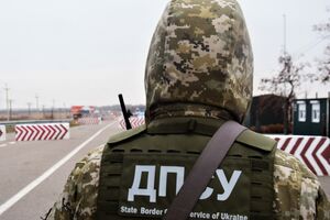 За даними ДПСУ, літак, яким користується Козак, орендувало двоє білорусів