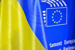 У Європарламенті розкритикували Україну за корупцію, посилення олігархів, уповільнення реформ і відсутність політичної волі для забезпечення незалежності судів