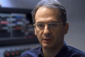 Грозев полагает, что отравители следят за российскими политиками, которые угрожают режиму