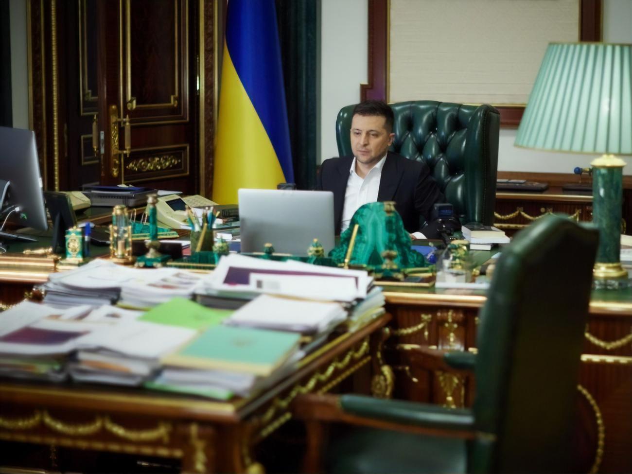 Зеленский сегодня внес в Раду три законопроекта