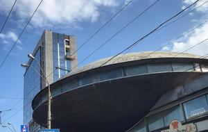 В здании находятся Украинский институт научно-технической экспертизы и информации, а также Государственная научно-техническая библиотека Украины