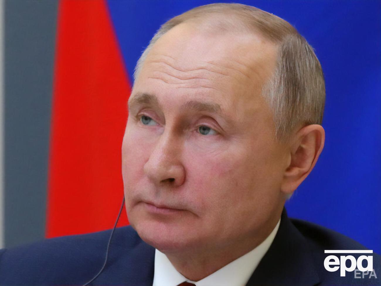 Путин занимает должность президента РФ с 2000 года с перерывом в 2008–2012 годах