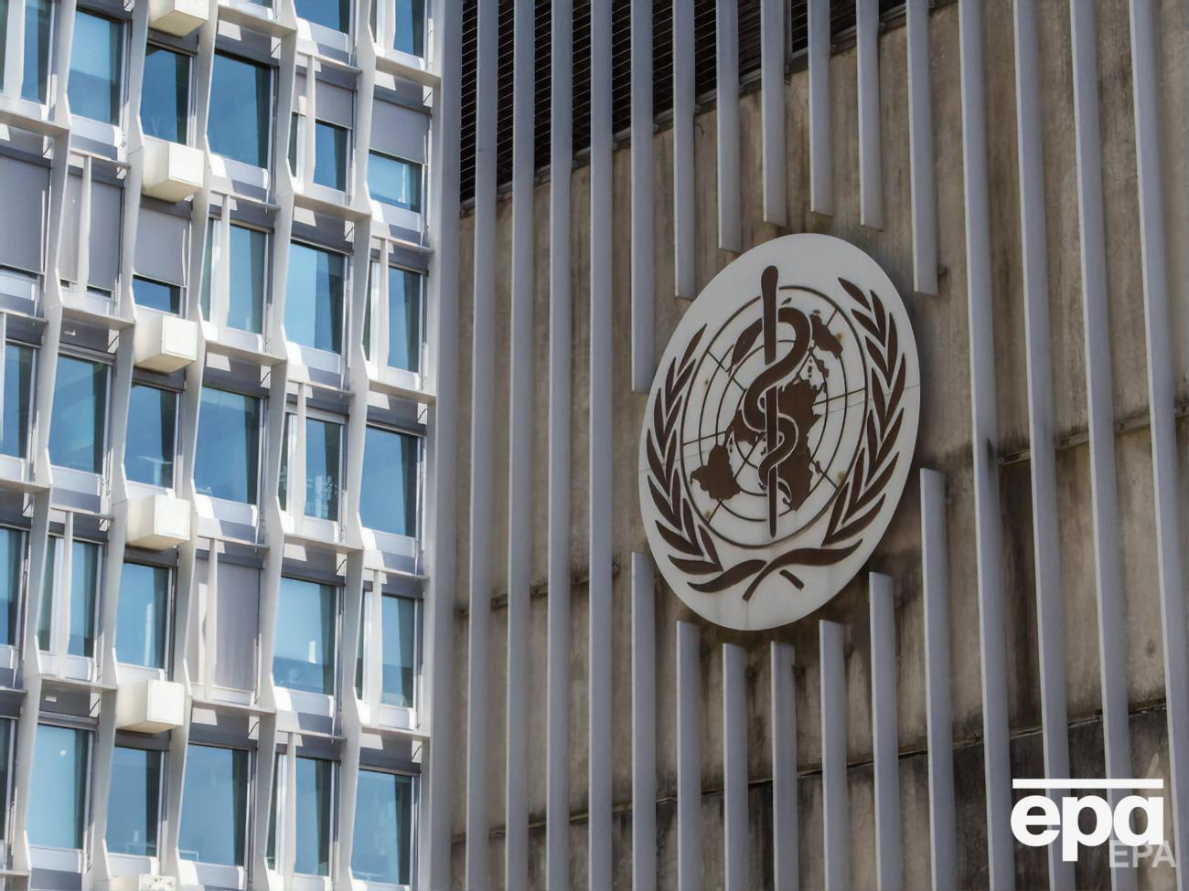 Большинство людей, которые сделали прививку против коронавируса, переносят COVID-19 в легкой форме, отметили в ВОЗ