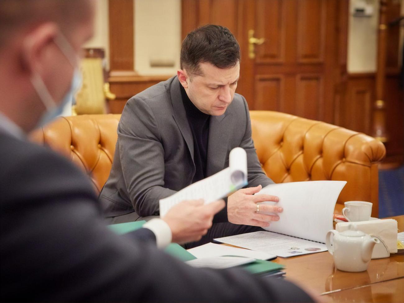 Зеленський: Питань і досі залишається багато. Хто встановлював міни? Чому про них не були попереджені наші хлопці?