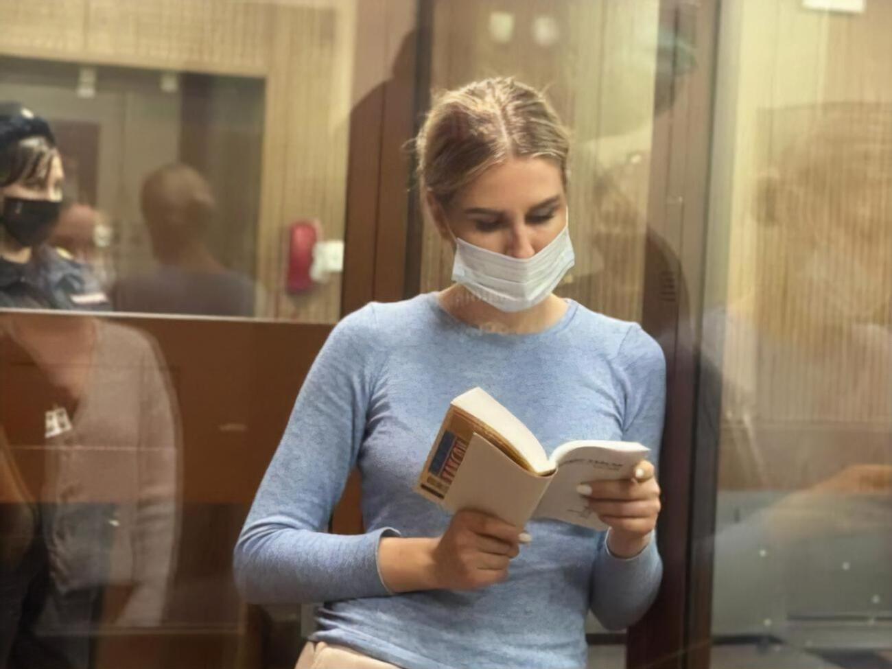 Против Соболь возбудили уголовное дело по статье о нарушении неприкосновенности жилища