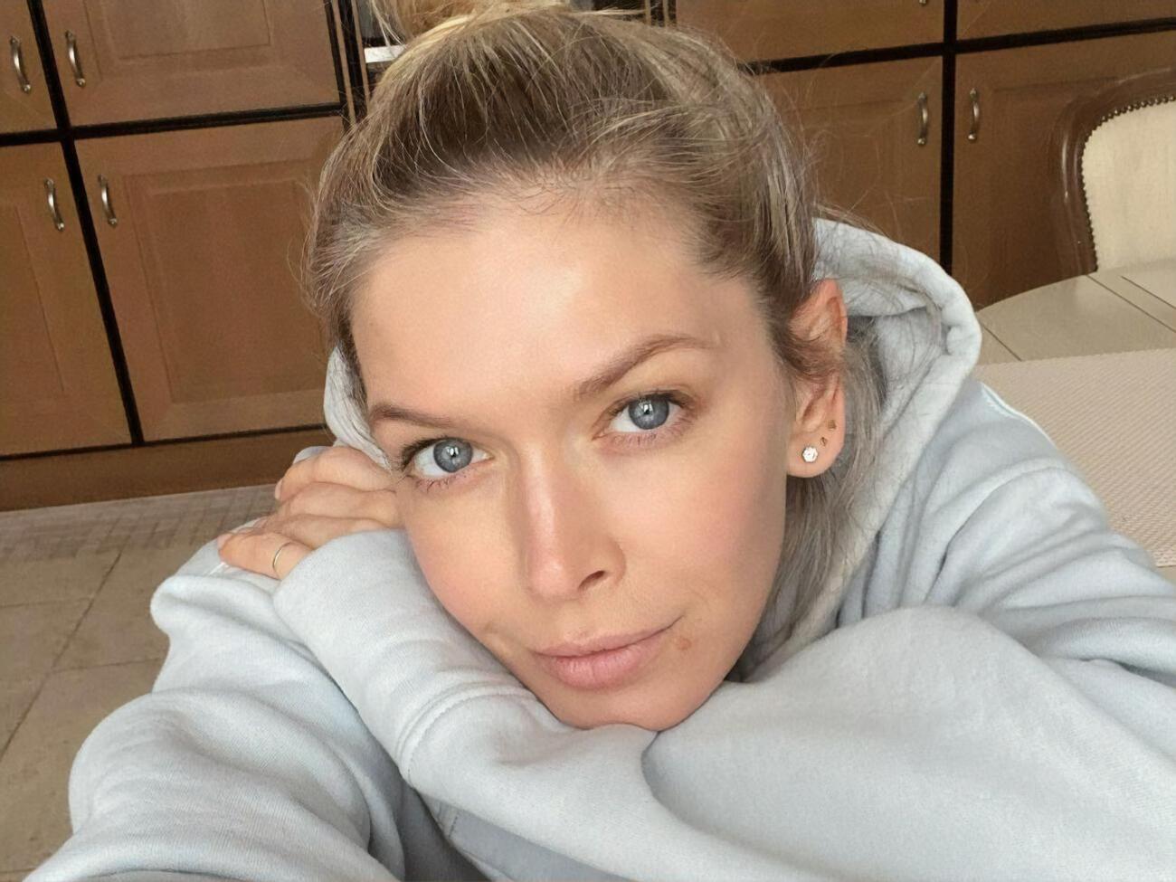 Брежнева:&nbsp;Раньше фотографии были у нас в кошельках. Теперь в телефоне