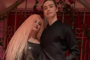 Архип Глушко молодший за свою обраницю на два роки