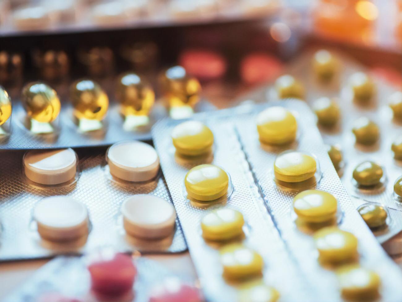 Дві дівчинки випили по 40 таблеток "Дротаверину", 13-річна школярка померла, а 12-річна – потрапила до лікарні