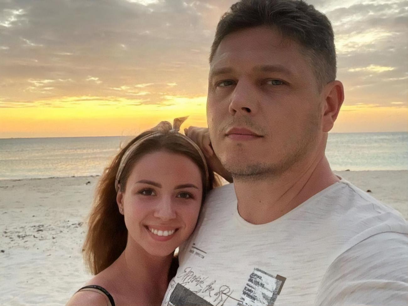 Соколюк познакомился с Зинченко, когда помогал ей вместе с питомцем эвакуироваться в разгар пандемии коронавируса из Уханя