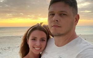 Соколюк познакомился с Зинченко, когда помогал ей вместе с питомцем эвакуироваться в разгар пандемии коронавируса из Уханя