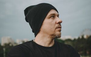 Фоззи: Очень бы хотелось прожить еще сотку лет и прочесть потом об эпохе популизма в начале XXI века