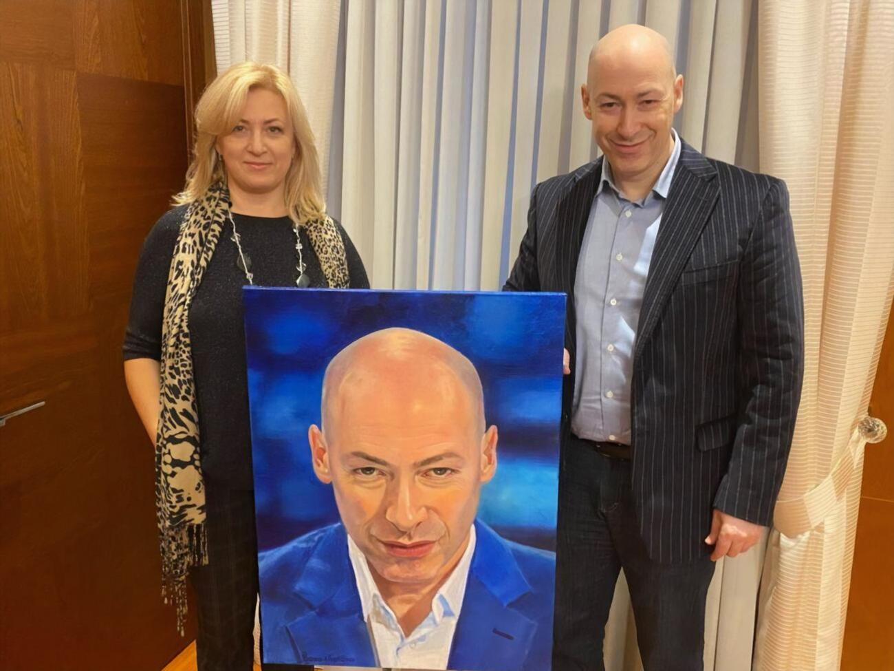 Художница Барашикова:&nbsp;Когда люди, даже не знакомые лично с Дмитрием Гордоном, но знающие его как публичного человека, увидели его портреты, отметили: "Как ты уловила характер!"