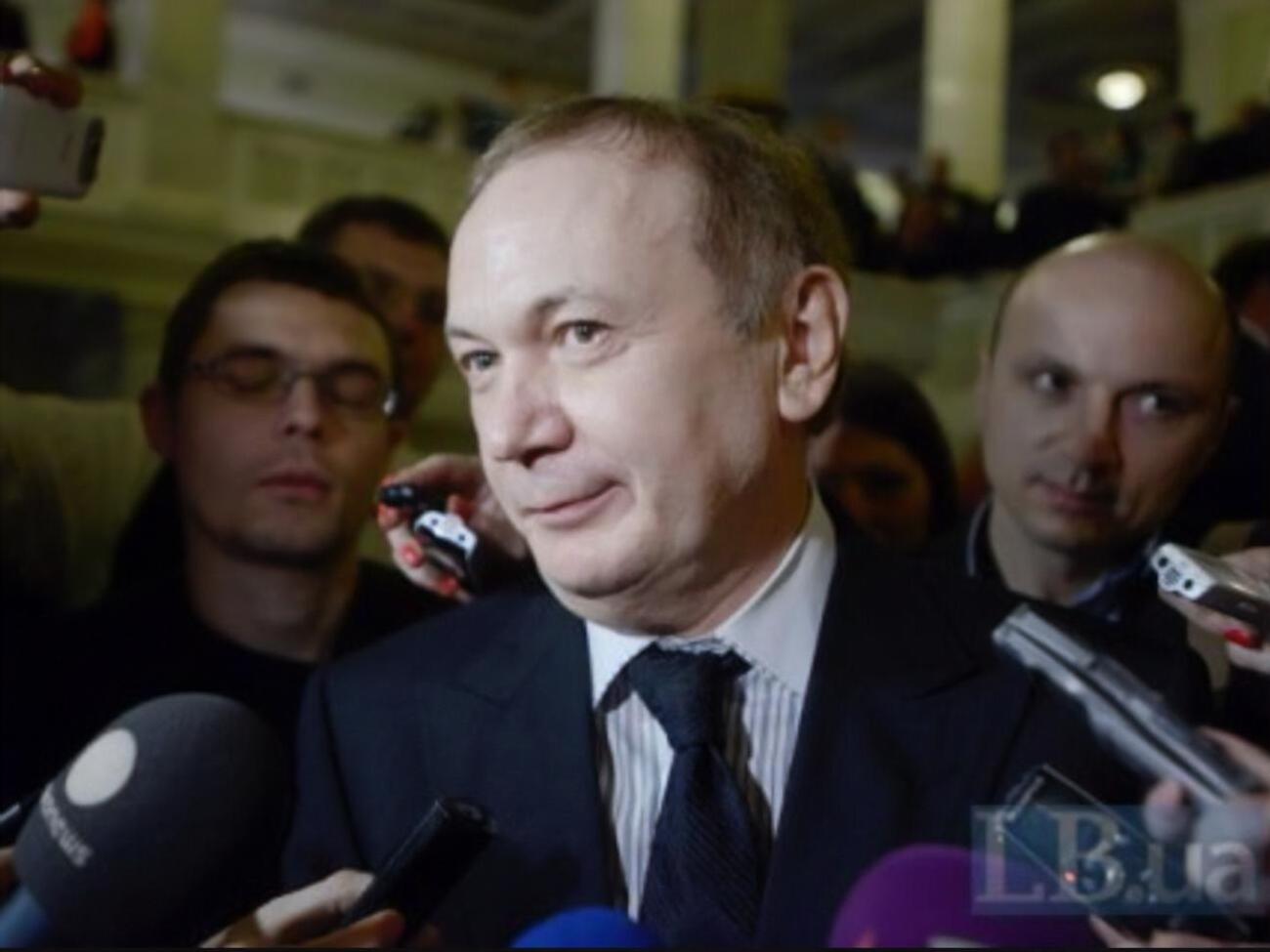 Іванющенко перебуває в розшуку в Україні